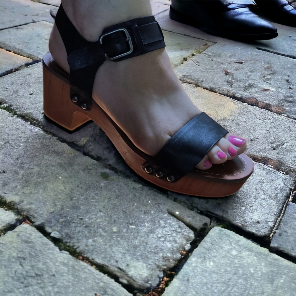 LUCKY BRAND HANNELA SANDAL Size 9